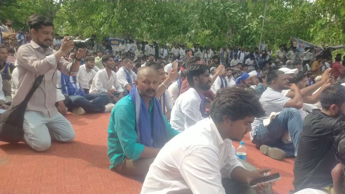 Baahu_Praan_ASP's tweet photo. #लखनऊ 
07/07/2026
आज़ाद समाज पार्टी(कांशीराम) 
⭐मुख्य अतिथि-@BhimArmyChief
 जी ने मंडल कमीशन के सिफारिशों को पूर्ण रूप से लागू कराने हेतु "मंडल चेतना जन आंदोलन(न्यायपालिका,ठेकेदारी,निजी क्षेत्र,���्रमोशन में रिजर्वेशन)को संबोधित कर रहे हैं!
@ASP4UP @AzadSamajParty 
@BhimArmy_BEM https://t.co/rN5m5ny3VV