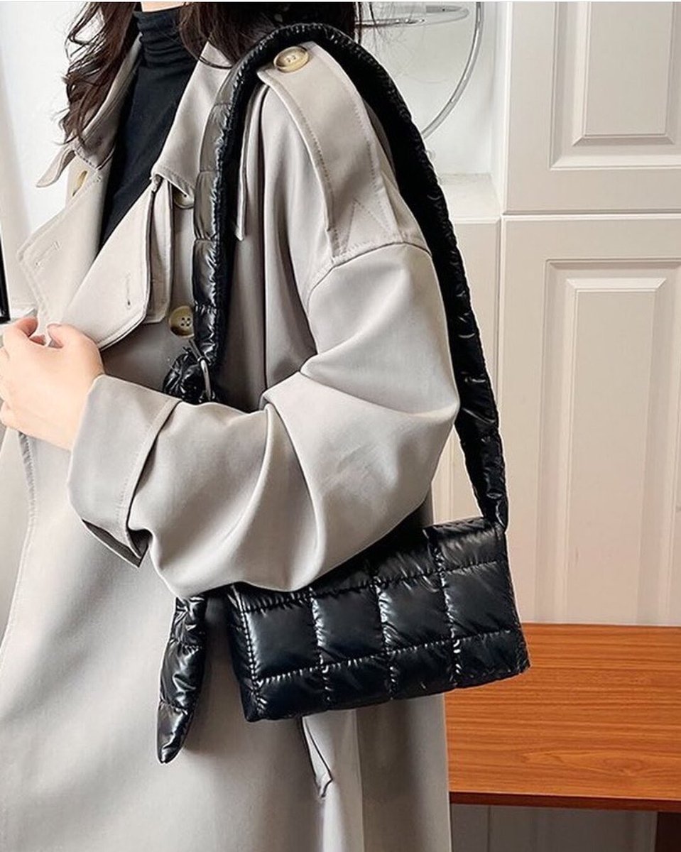 xxdontknows's tweet photo. Porterna padded bag ✨900 ส่งฟรี🩶
 สภาพยังดีค่ะ สะพายเท่ๆเก๋ หนังนิ่ม  #ส่งต่อกระเป๋า #ส่งต่อกระเป๋ามือสอง #กระเป๋าเกาหลี #กระเป๋าแบรนด์เกาหลี #Porterna https://t.co/0FghYry3yW