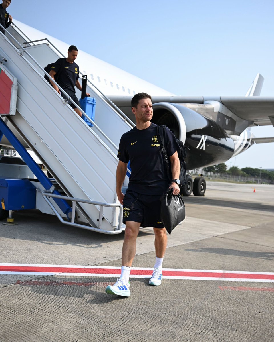 TheChelsZoneX's tweet photo. 🔵📸 GAFFER

Touchdown, Jakarta. https://t.co/nTguhqVNuy