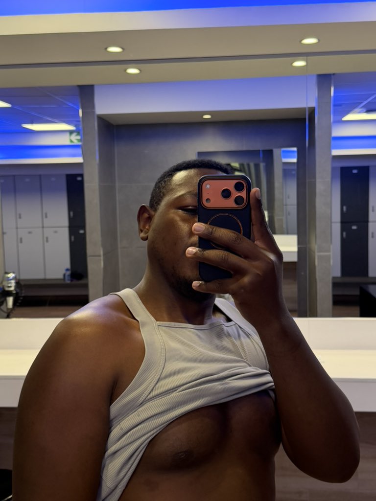 AUWEN7's tweet photo. Slow progress. Heavy work. Bigger chest. 💪🏾 https://t.co/FE78q2Pfgb