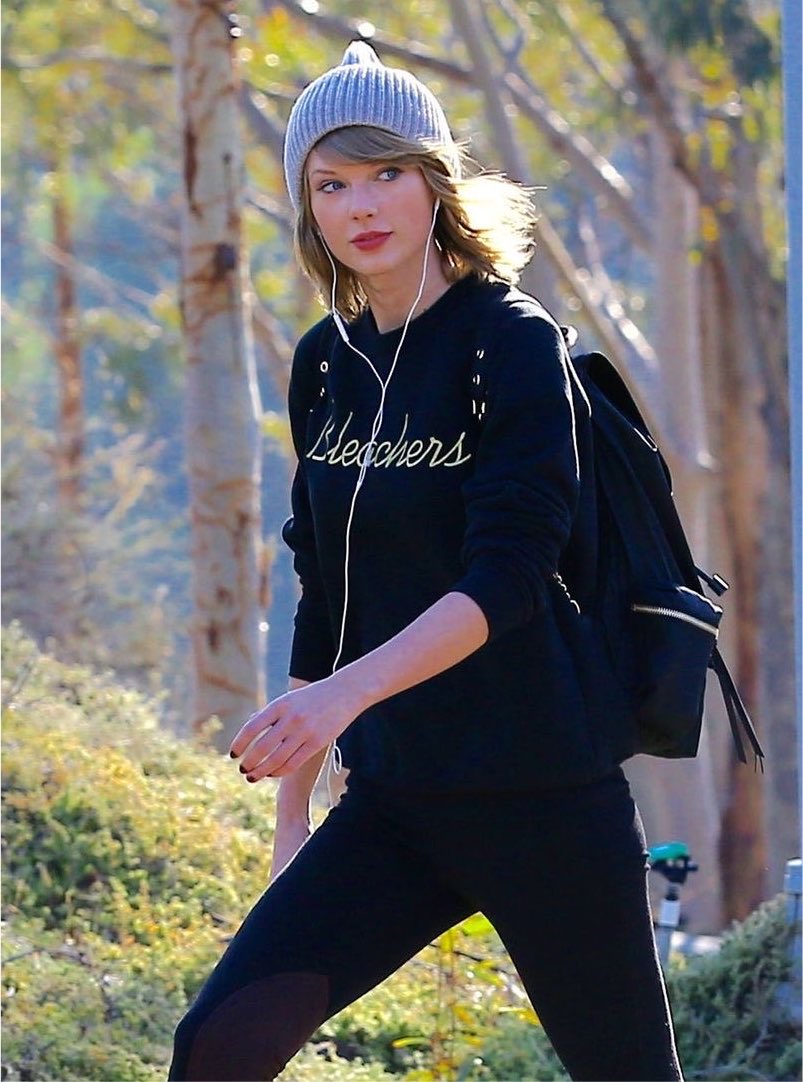 drewgirlevil's tweet photo. nothing earphones and a walk can’t fix https://t.co/HPrkj0yQnz