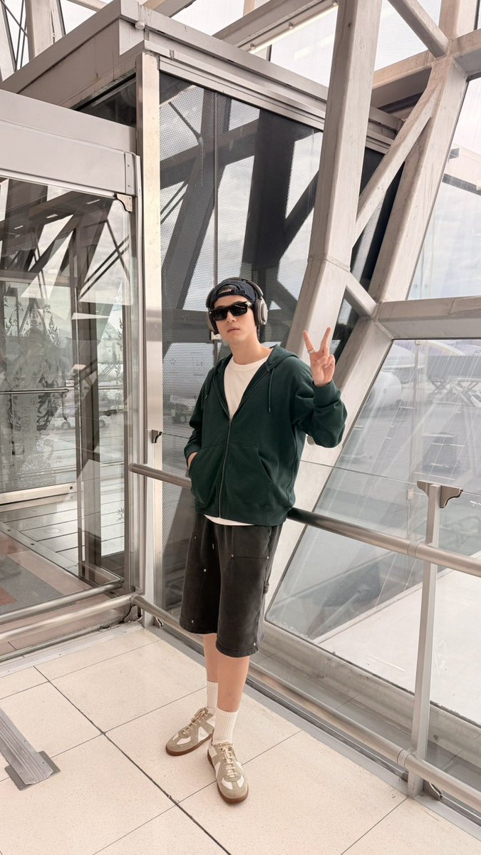 givemeallofyou_'s tweet photo. T-T สมควรโดนเรียกดังๆว่าสุดหล่อ https://t.co/LYXt1GnUpN