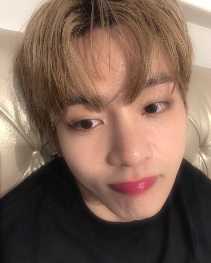 Taevcrew's tweet photo. cutie https://t.co/xo32xA4f9k
