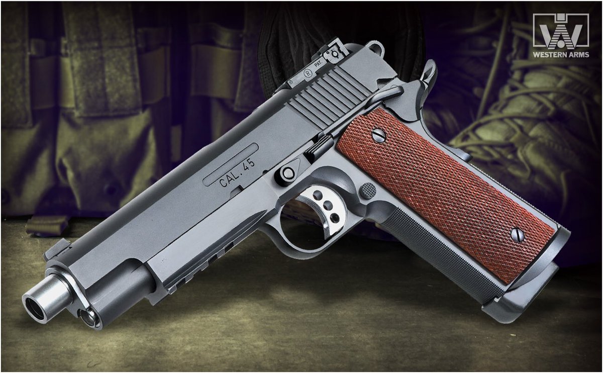 westernarmswa's tweet photo. 世界的メガヒットゲームに登場する1911.45オートをモチーフにした、SFAプロフェッショナル LRベースのオペレーターカスタム降臨！

【WA スネークオペレーター 木製グリップ付】

8月下旬 新発売

https://t.co/BPE0VRU5kA https://t.co/MkxYzHkzRz