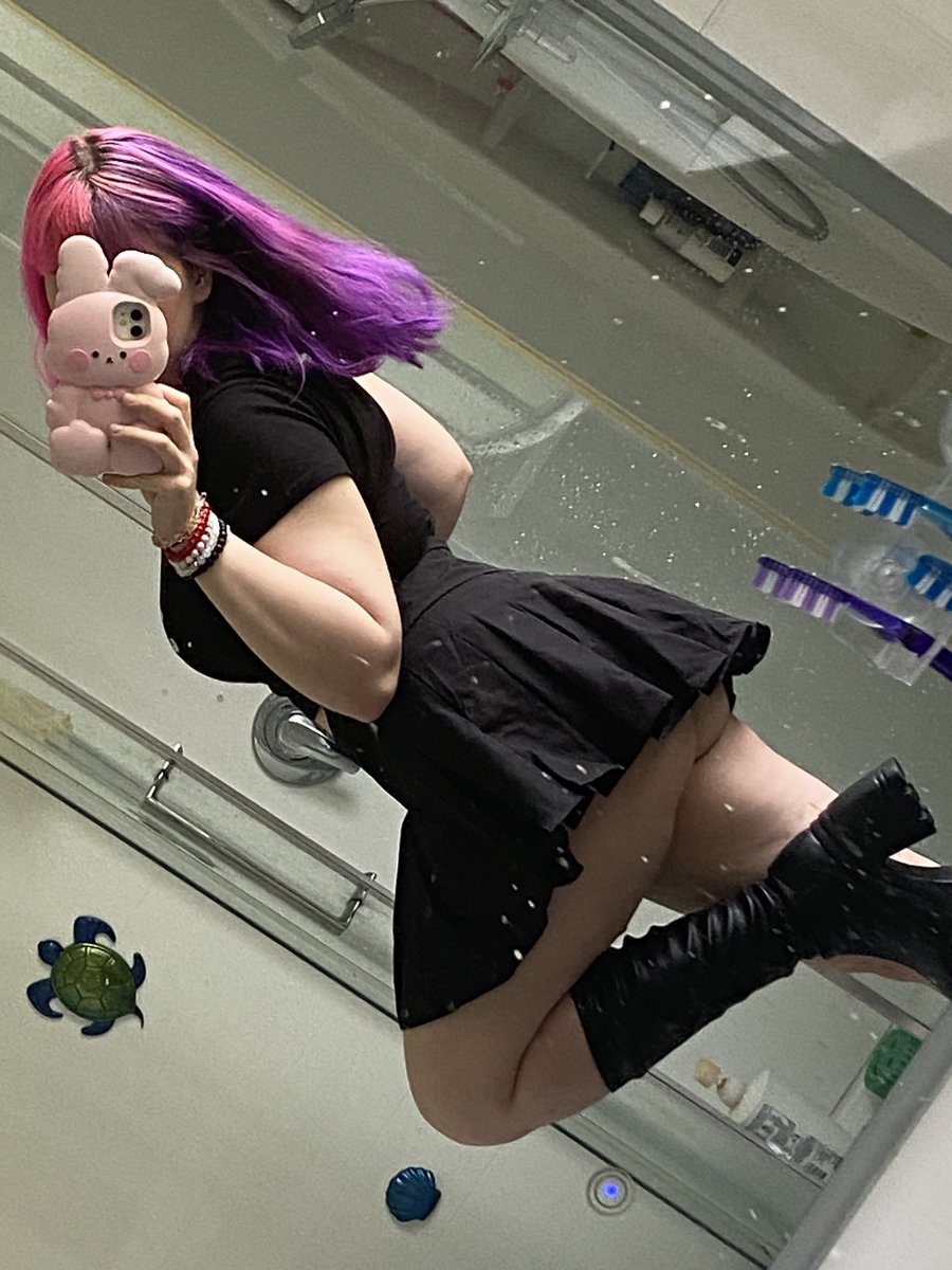 guiltyasliaaa's tweet photo. (⁠♡⁠ω⁠♡⁠ ⁠)⁠ ⁠~nsfwtwt intro ✦  

⟢ lia
⟢ 24
⟢ she/her
⟢ bisexual
⟢ sub
⟢ loves anime, gaming, music, collecting things n stuff! ꒰⁠⑅⁠ᵕ⁠༚⁠ᵕ⁠꒱⁠˖⁠♡

ᥫ᭡  or  ↻ to be moots! MDNI!! https://t.co/jS5SOWN5X8