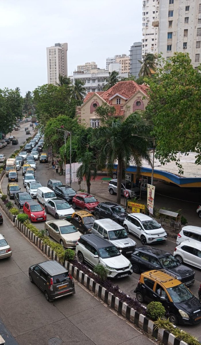 UnlockTheExit's tweet photo. It's not only the peak hours!
It's everyday,through the day.
#UnlockTheExit now!
#FactsVSMyths
@MTPHereToHelp @Dev_Fadnavis @AshwiniBhide @CPMumbaiPolice @mybmc https://t.co/vjg5LBz8he