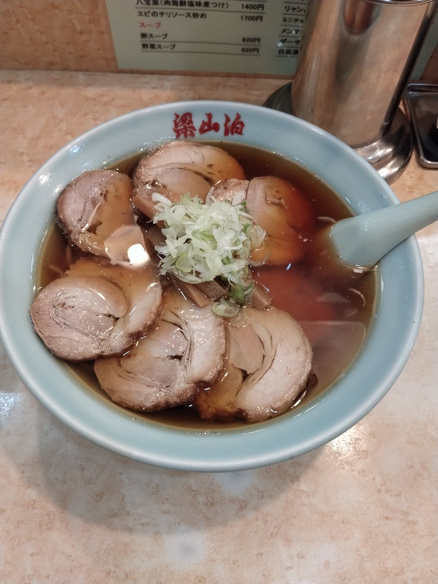urasma_tarow's tweet photo. #青梅街道 
#梁山泊 
#練馬区 
前から並ぶ町中華だと感心しててようやく初訪問🍜
一番人気は肉あんかけチャーハン9割のお客さんがコレを注文

ラーメンは失敗に終わる🤩 https://t.co/b4wFyIKXnd