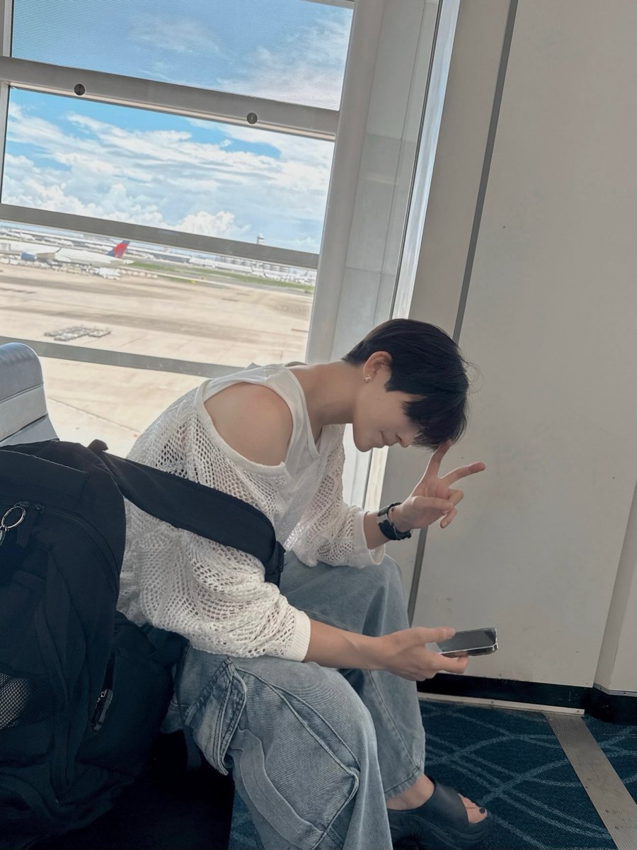 wiru_son's tweet photo. 行ってきます✈️ https://t.co/GsItaB9s7w