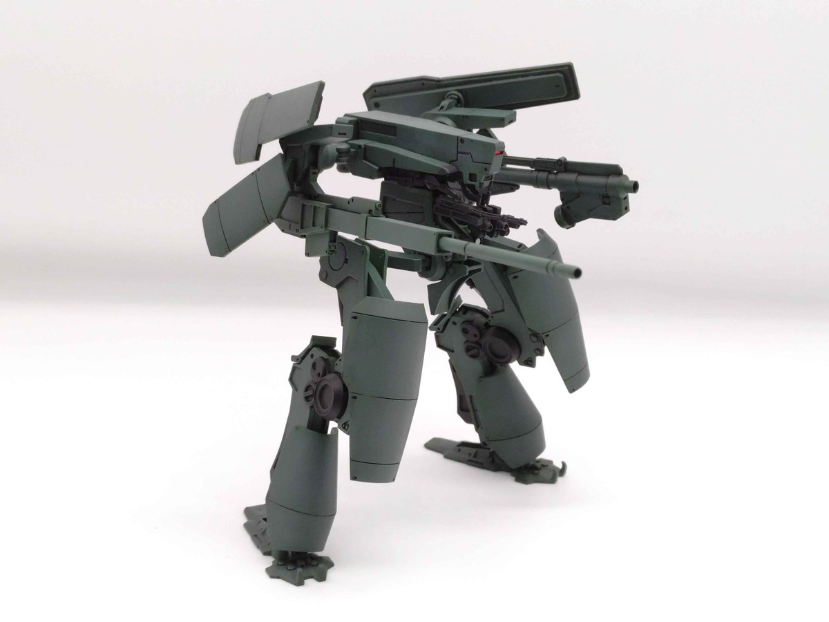 junro02's tweet photo. GA-005-Bスカーフェイス完成しました！ディサイダーと対になる海市島の主力VTですね。
獣脚のように見えて可動域はしっかり人型のそれなのでポージングがなかなか難しい子でした。
#鉄騎 #steelbattalion https://t.co/vHIjd6Tx0h