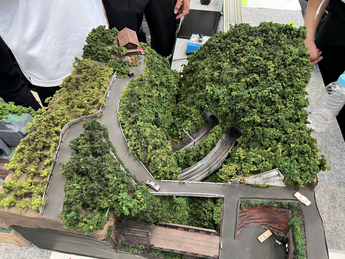 RM_MODELS_neko's tweet photo. 鉄道模型コンテスト2026全国大会がいよいよ開幕！会場の様子を鉄道ホビダスでお伝えしております！

学生たちによる渾身のジオラマたち 鉄道模型コンテスト2026全国大会の様子を一足早くチェック！ - 鉄道ホビダス https://t.co/izv047lBsJ https://t.co/0vWa02oBbt
