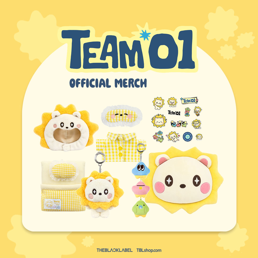 TBL_shop's tweet photo. TAEYANG
[TEAM01 OFFICIAL MERCH] TBLshop OPEN!
#태양 TEAM01 굿즈를 이제 https://t.co/TYa18apwx2 에서도 만나보세요!

🗓️ 판매기간 : 2026년 8월 10일 (월) 12PM ~ 8월 23일 (일) 11:59PM
🎁 해당 굿즈 구매자 중 5명 추첨하여, 친필 사인 폴라로이드 증정 ✨

🎁5 lucky purchasers will be randomly selected to receive a hand-signed Polaroid.

🔗 KR : https://t.co/d9c664zftL

🔗 EN : https://t.co/9P1luiVj0z

🔗 CN : https://t.co/7NqvG7Sp4J

🔗 JP : https://t.co/biUDXtG9Uf

#TAEYANG #태양
#THEBLACKLABEL #더블랙레이블 #TBLshop #티비엘샵