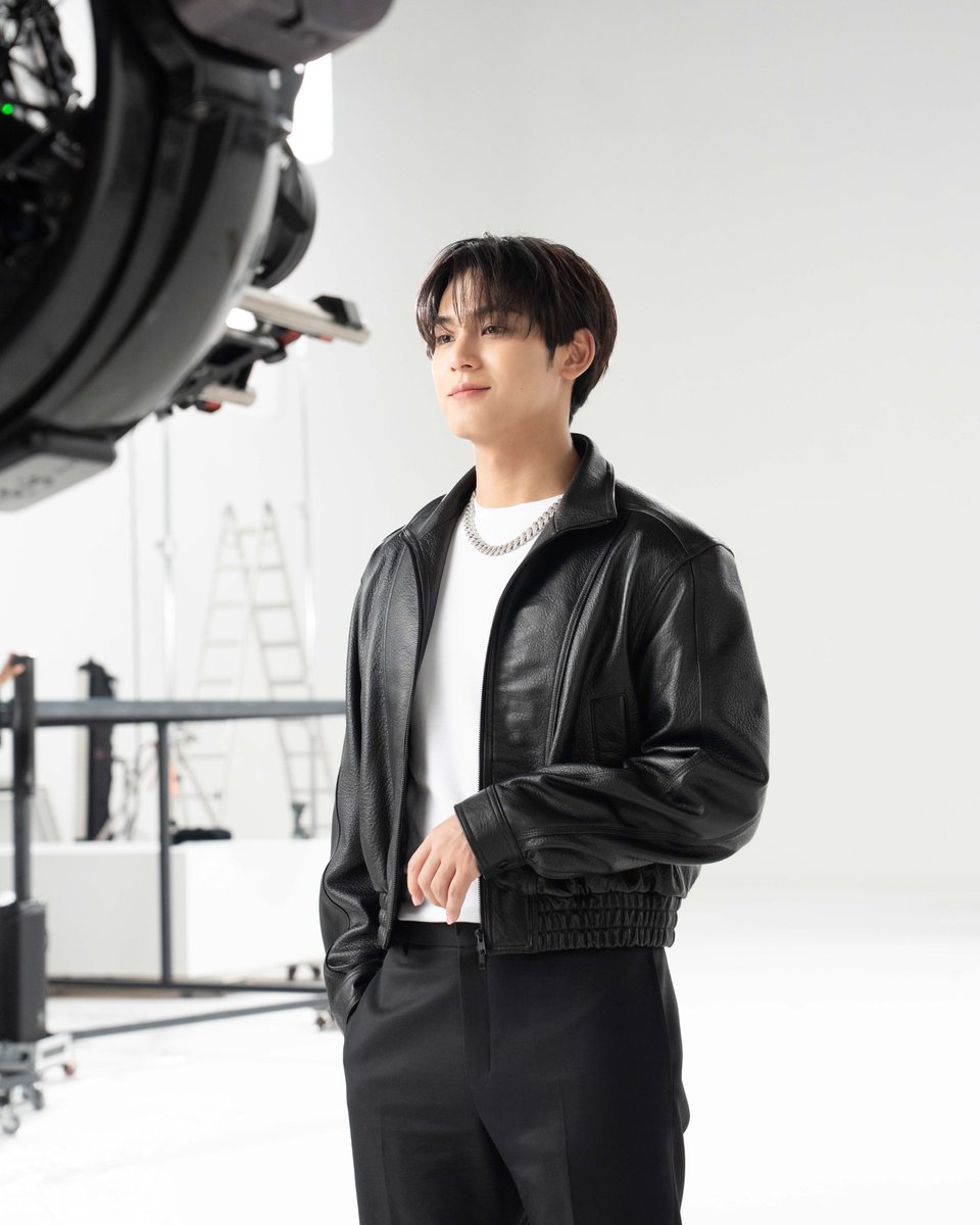 urijib_mw's tweet photo. 260807 nutrl.official instagram update with mingyu #민규 #MINGYU 

nütrl behind the scenes with mingyu 💛 https://t.co/ZT6jvt0LoT