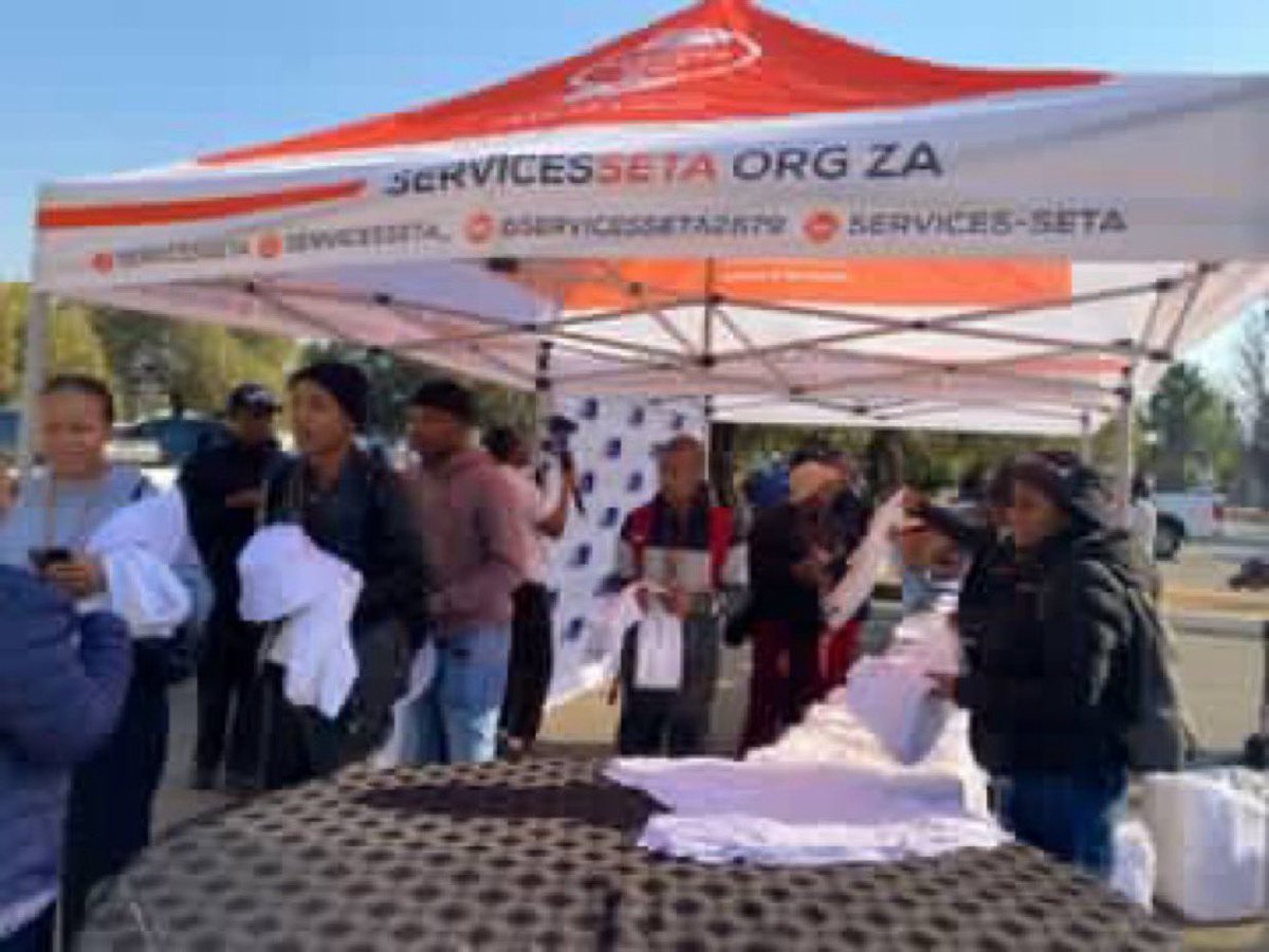 Hlogi_tsa's tweet photo. There’s incredible talent in South Africa. Initiatives like #PowerX2 are helping graduates gain the workplace experience they need to turn potential into successful careers. #ServicesSETA https://t.co/UQweyswPh8