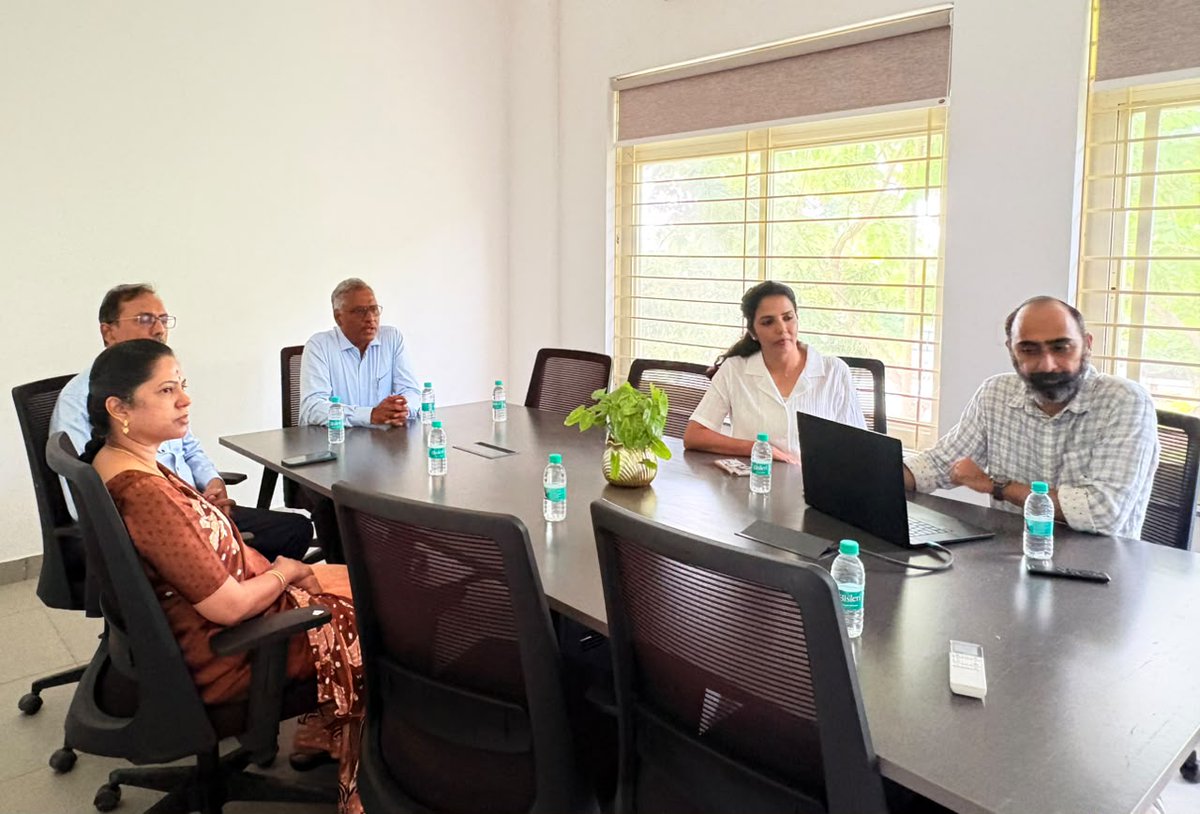 STPIHyderabad's tweet photo. Shri Arvind Kumar, DG @stpiindia &amp; Dr. Sanjay Kumar Gupta, Sr. Director @stpiindia visited the IMAGE Lab of @STPIIMAGECOE Hyderabad. Interacted with IMAGE Lab team and reviewed the progress of the ongoing Motion Capture Lab facility @GoI_MeitY @arvindtw @guptaa_sanjay @KavithaC8 https://t.co/Tju7Enn9Gq