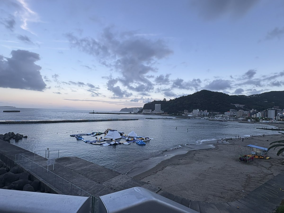 BU_itsuki07's tweet photo. 高校の友人と熱海に来ました！
自然豊かで日頃のストレスや疲れが
吹っ飛びました！

充実した1日になったのでまた来ます！！ https://t.co/Mkg8Y8XGqF