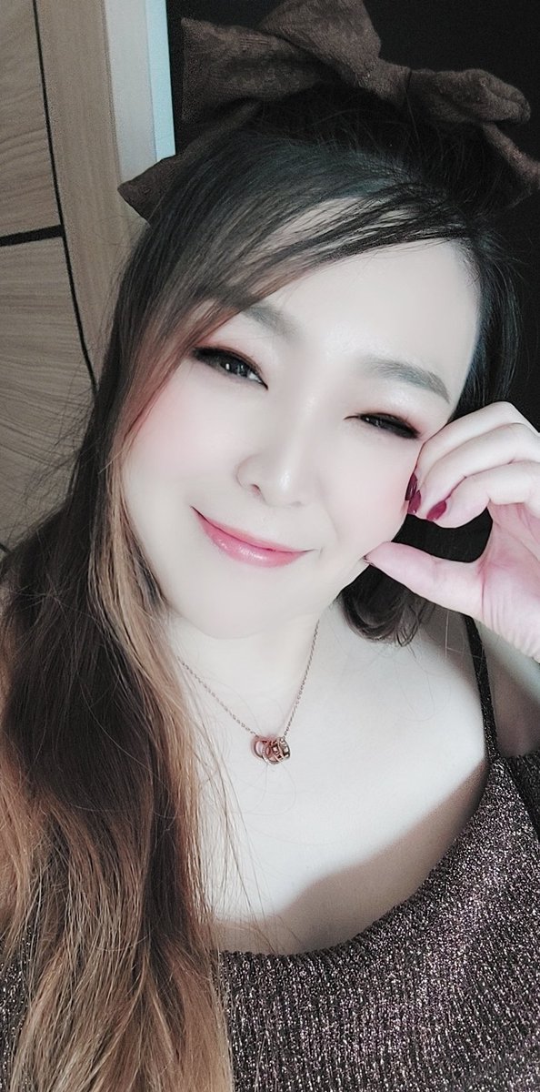 Mymintapn's tweet photo. @milephakphum 🐍🤟Miss you too.. ค่ะ💋😘 https://t.co/RQCQWHOmnR