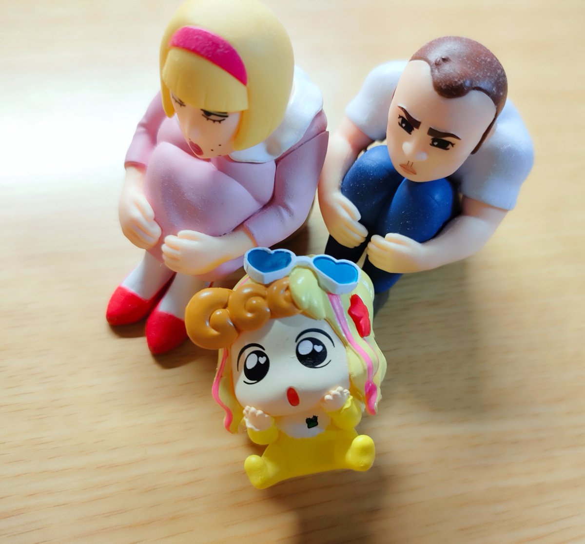 szneko_F's tweet photo. ギャルなしんちゃんガチャあったからやってきた！
ギャルひまわり可愛すぎるんだが！！
ごめんね囲めるのが変なのしかいなくて https://t.co/wbT6N4nHZS