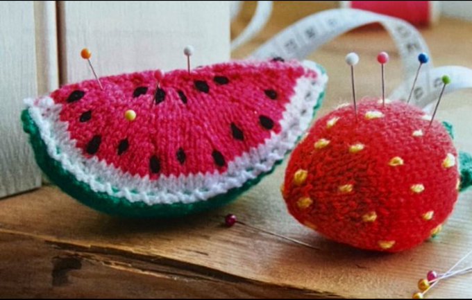 DDCrochetDesign's tweet photo. Watermelon & Strawberry Pin Cushions ππ
Add a touch of fruity fun to your sewing with these cute designs. Ideal for using up scrap yarn, you can even make these as keyrings or bag charms for spring π§Ά
https://t.co/Z7HPveHvB3
#MHHSBD #craftbizparty #sew #weekend