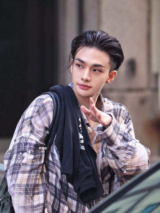 evgmonn's tweet photo. the coolest 😮‍💨🔥

#hyunjin https://t.co/rtZcfkRuBT