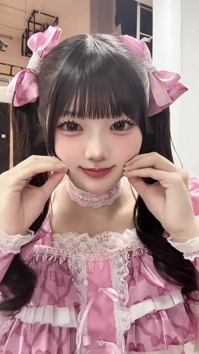 r_ru92's tweet photo. ﾐｭｰﾁｬﾝtiktokかわいすぎてほんとに𝑩𝑰𝑮𝑳𝑶𝑽𝑬🩷
ライブで会えてても特典会はまだ参加できてないから絶対会いに行く( ˶>ᴗ<˶)
 #みゅうがまもる https://t.co/BRXy4f8nO7