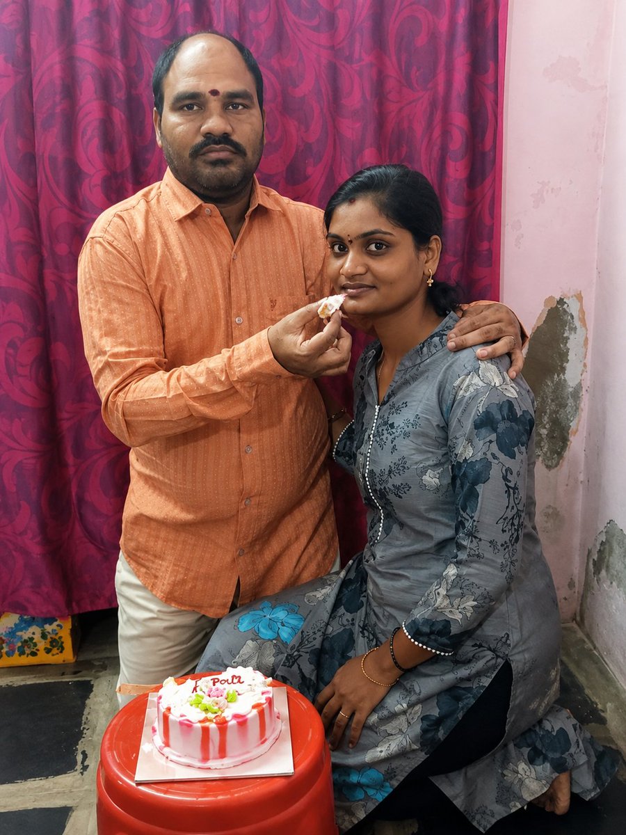 venom1s's tweet photo. Andhra Pradesh

A married woman pressured her lover to kill her husband.

According to the husband, Rajeswara Rao, his wife Bhavani was having an affair with a courier delivery boy named Saidulu.

The couple got married in 2016 and have two daughters.

Rajeswara Rao said that whenever he was away from home, Saidulu would visit the house.

He also claimed that he discovered Instagram chats in which his wife allegedly asked her lover to kill him by staging a road accident.

Fearing for his life and the safety of his two daughters, he approached the police and sought protection.

Police have registered a case and are investigating the matter from all angles.
