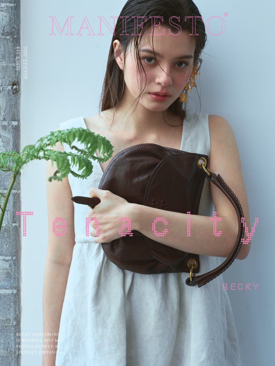 beckyfanclub05's tweet photo. นิตยสาร MANIFESTO กับน้องเบคกี้และ @MIUMIUofficial Fall-Winter 2026

#MIUMIUXBecky #BeckyXManifesto 
#MiuMiu #MiuMiuFW26
#beckysangels #BeckyArmstrong https://t.co/i4fJyW2Ah3