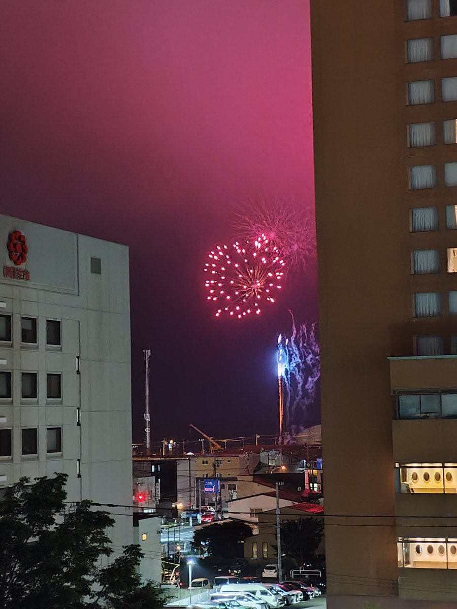 BenigamiCrow's tweet photo. 3年連続、職場で花火です。 https://t.co/snOv6G0hbQ