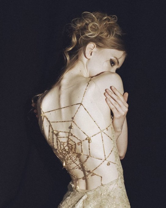 itgirlsvogue's tweet photo. golden web.. https://t.co/nt2chjsWNf