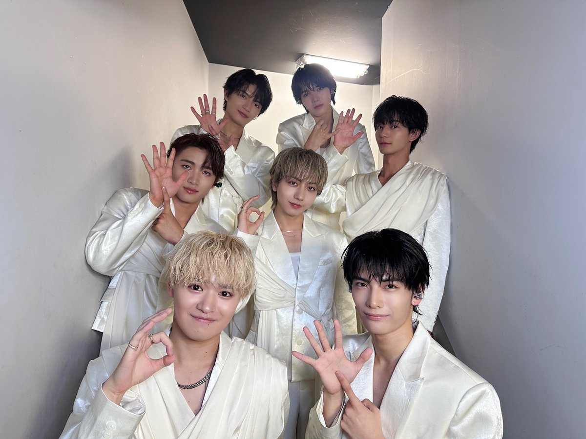 EBiDAN_official's tweet photo. ＼ #エビライ2026 まであと6日❣️ ／

今年の夏も #EBiDAN と素敵な思い出を作りましょう🌻
#原因は自分にある。 のメンバーもご来場をお待ちしています🔭

▽特設サイト
https://t.co/spnpcGVwx2

@genjibu_sdr https://t.co/kJzcgSyfqe