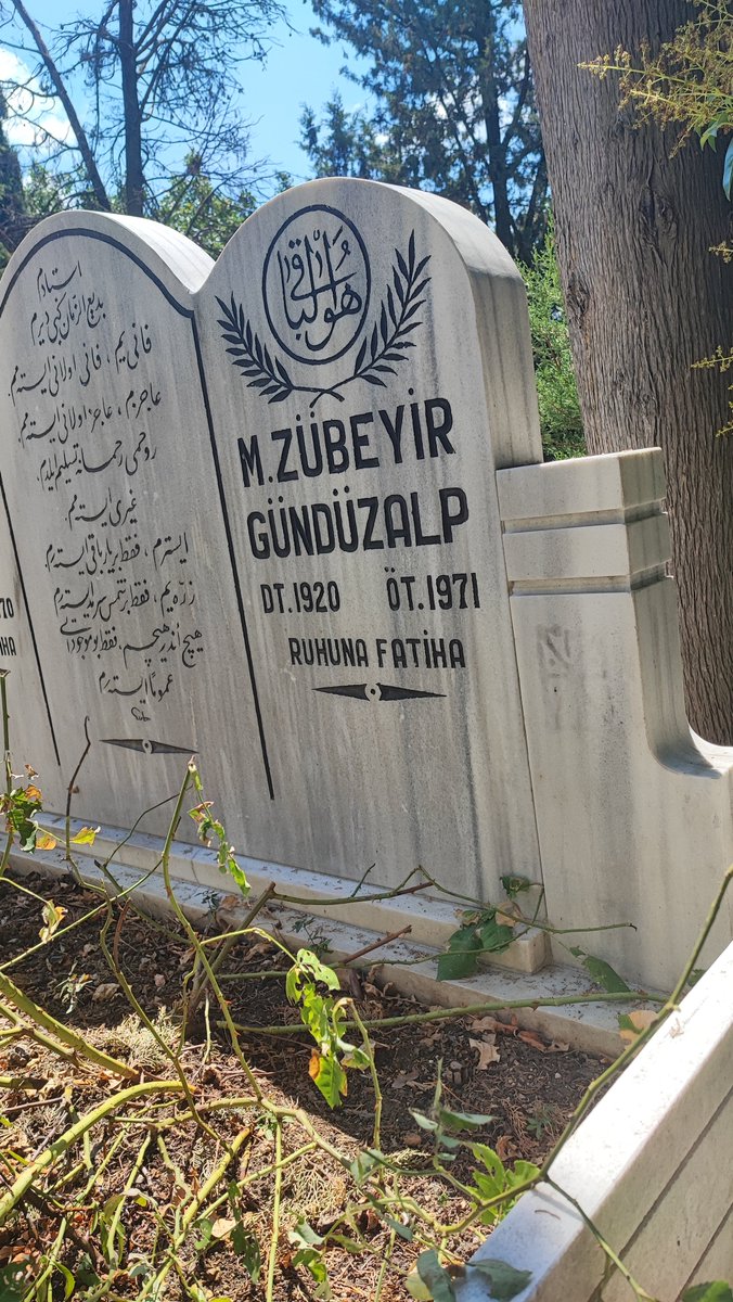 feqiye_teyran_'s tweet photo. "Fâniyim, fâni olanı istemem. Âcizim, âciz olanı istemem. Ruhumu Rahman'a teslim eyledim, gayr istemem. İsterim fakat bir yâr-ı bâki isterim. Zerreyim fakat bir şems-i sermed isterim. Hiç-ender hiçim fakat bu mevcudatı umumen isterim." https://t.co/95sAVG9pPb