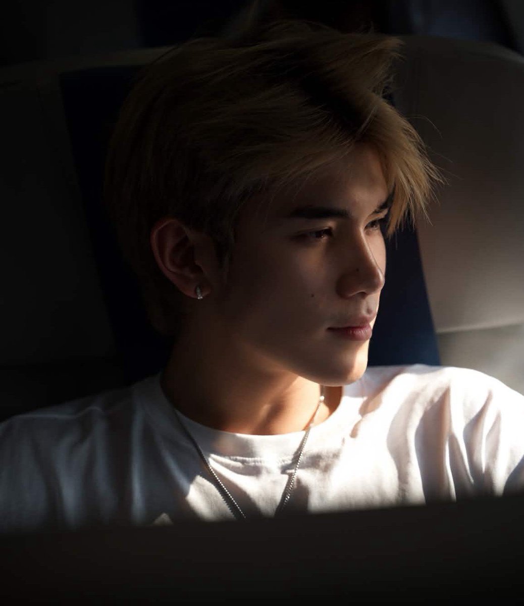 nox2perrr's tweet photo. ถ้าบอกว่าฮีมีเชื้อยุโปรก็เชื่ออะ ดูเครื่องหน้าดิㅜㅜ https://t.co/yj0TeouJbf