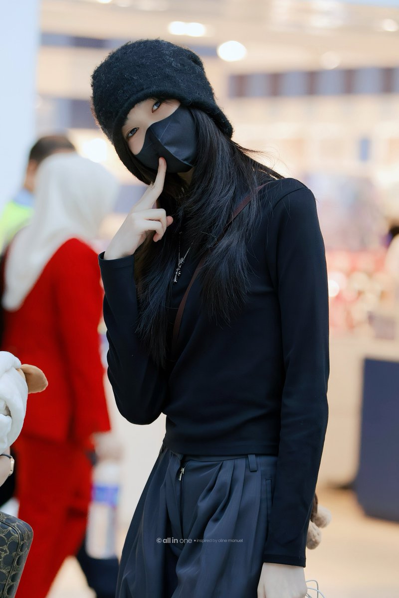 allin_one1103's tweet photo. 260807 Black Mochi🥢🖤 @M_OlineJKT48 #OLINE #オリヌ #오라인 #JKT48 #JKT48AirportFashion https://t.co/JNi048r65m