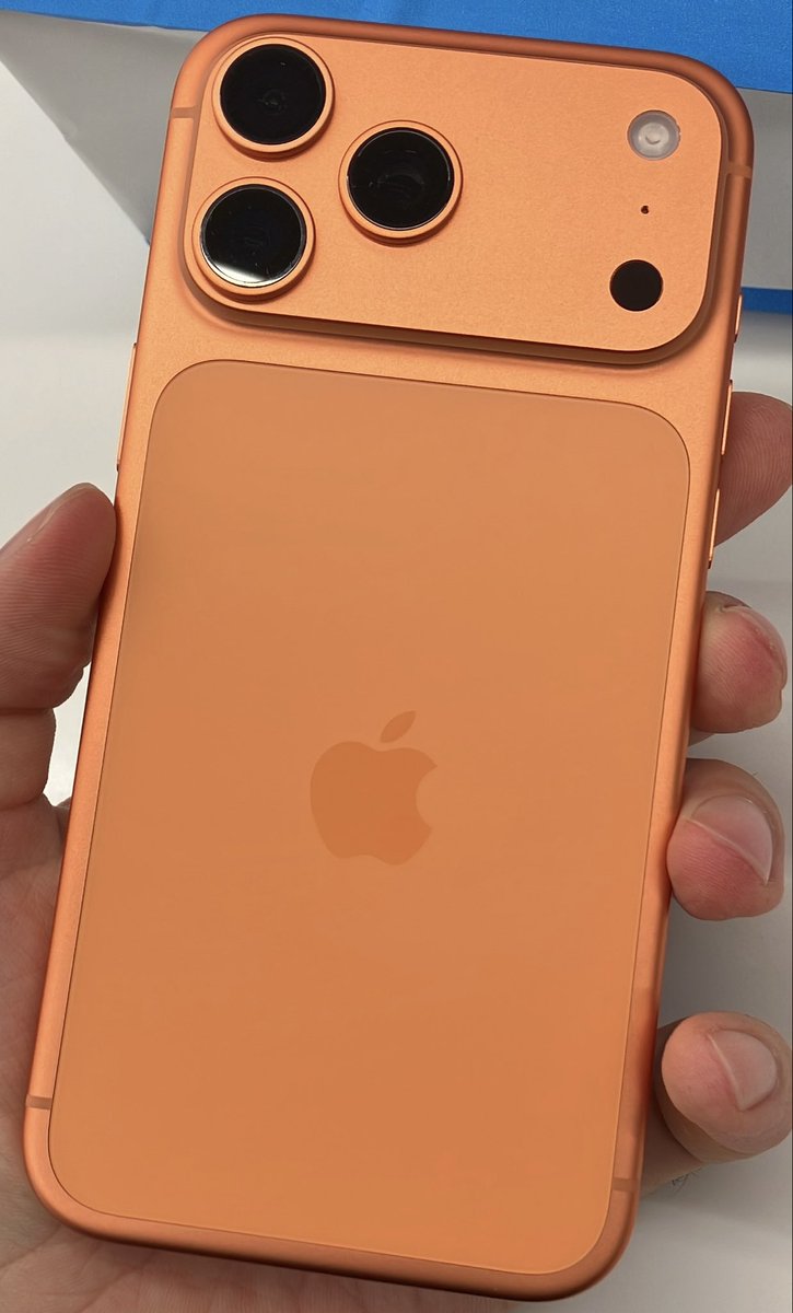 Henderos's tweet photo. iPhone 17 Pro Max  (03/10/2025) https://t.co/fDTrQbsoPC