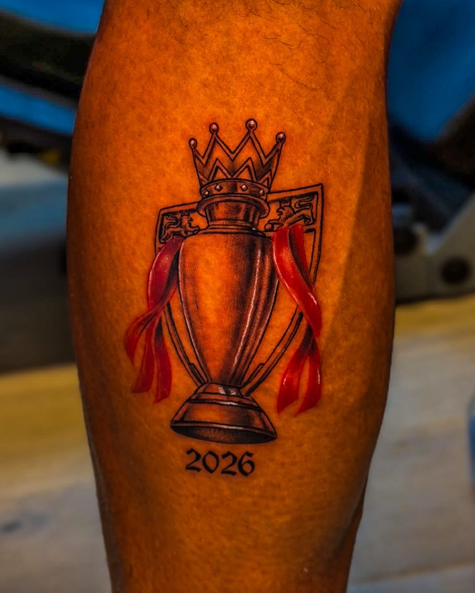 eurofootcom's tweet photo. 🇧🇷🏆 Arsenal defender Gabriel got a new tattoo to celebrate winning the Premier League with Arsenal! ❤️🖊️ https://t.co/ro5PEKYRkg