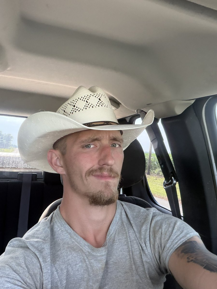 Hung4fun04's tweet photo. Whos ur favorite big white cowboy dick? #hung #straight #amature #bluecollar #country #nsfwtwtًً #white #top #nsfw #CHUDAİ #chudai #stepbro https://t.co/LurHewiMBR