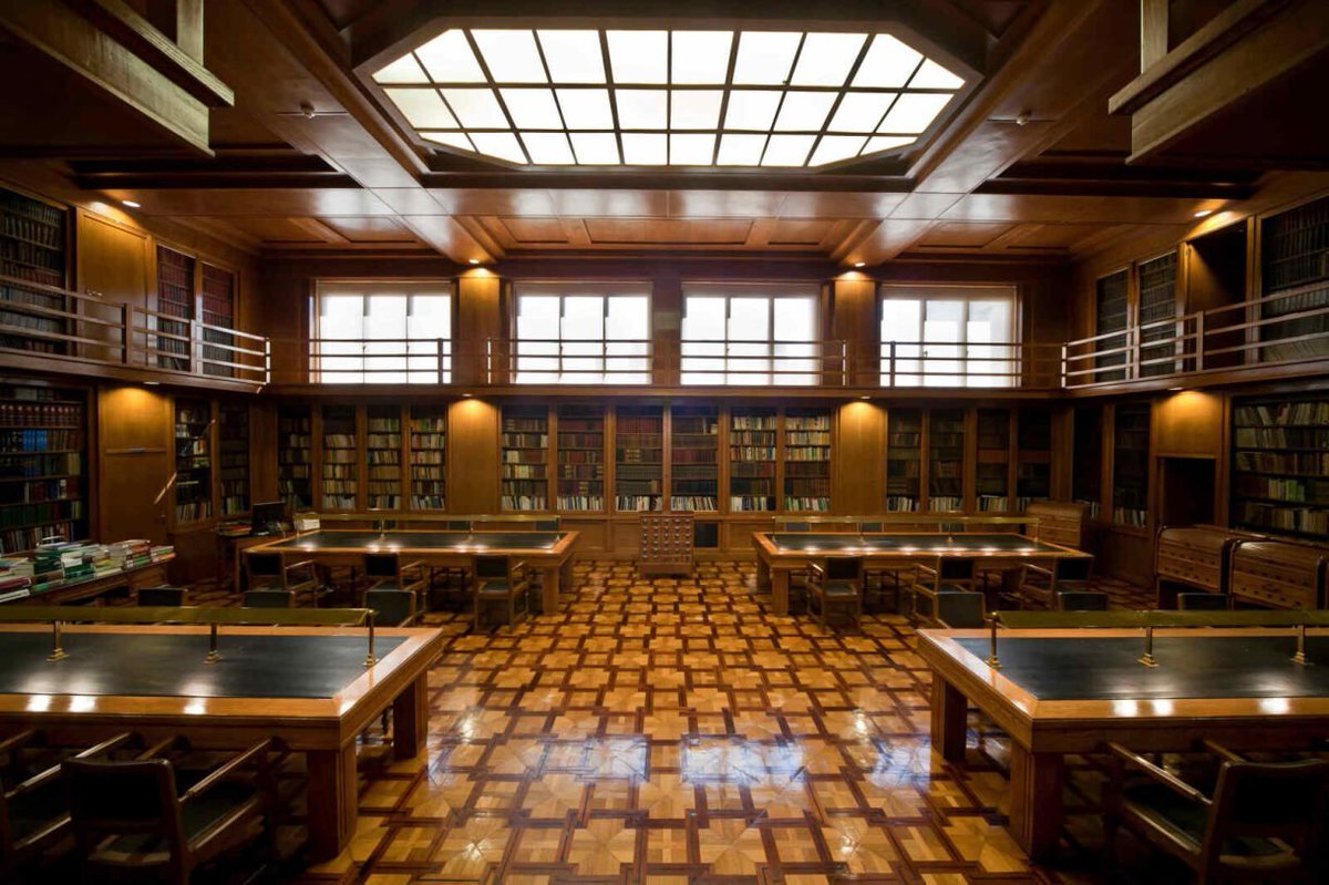 FomentTreball's tweet photo. 🏛️ Vols celebrar el teu esdeveniment a #Barcelona?
T'oferim sales adaptables per a 10 a 250 persones, ideals per a conferències, reunions, presentacions o esmorzars de treball.
Els #socis gaudeixen d’un ús preferent i avantatjós.
Informa't aquí: https://t.co/qHGWjFZfYI https://t.co/4SqswToGNo