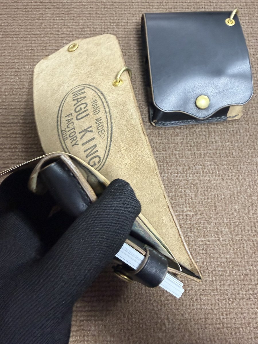 magukingfactory's tweet photo. MARYAM社のホースバット使用の
コンパクト2つ折りウォレットになります。
在庫増やしました。
よろしくお願い致します。
今日も感謝🔥🔥🔥
マグキングファクトリー
MAGUKING FACTORY

#マグキングファクトリー
#MARYAM社 
#ホースバット
#2つ折りウォレット
#コンパクトウォレット https://t.co/6qJjcixb1a