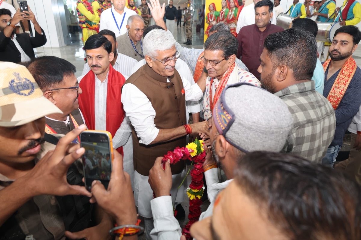 MinOfCultureGoI's tweet photo. Hon’ble Union Minister of Culture and Tourism Shri Gajendra Singh Shekhawat (@gssjodhpur) arrived in Bhopal, Madhya Pradesh, ahead of the BRICS Culture Ministers’ Meeting to be held tomorrow.

The meeting marks the final engagement under the Culture Track during India’s BRICS Chairship.

Hon’ble Minister will lead the deliberations with the Heads of Delegation, including Ministers and Deputy Ministers from BRICS Member and Partner Countries, to strengthen cultural cooperation and advance shared priorities. 

#CultureUnitesAll #BRICS2026 @BricsIndia2026