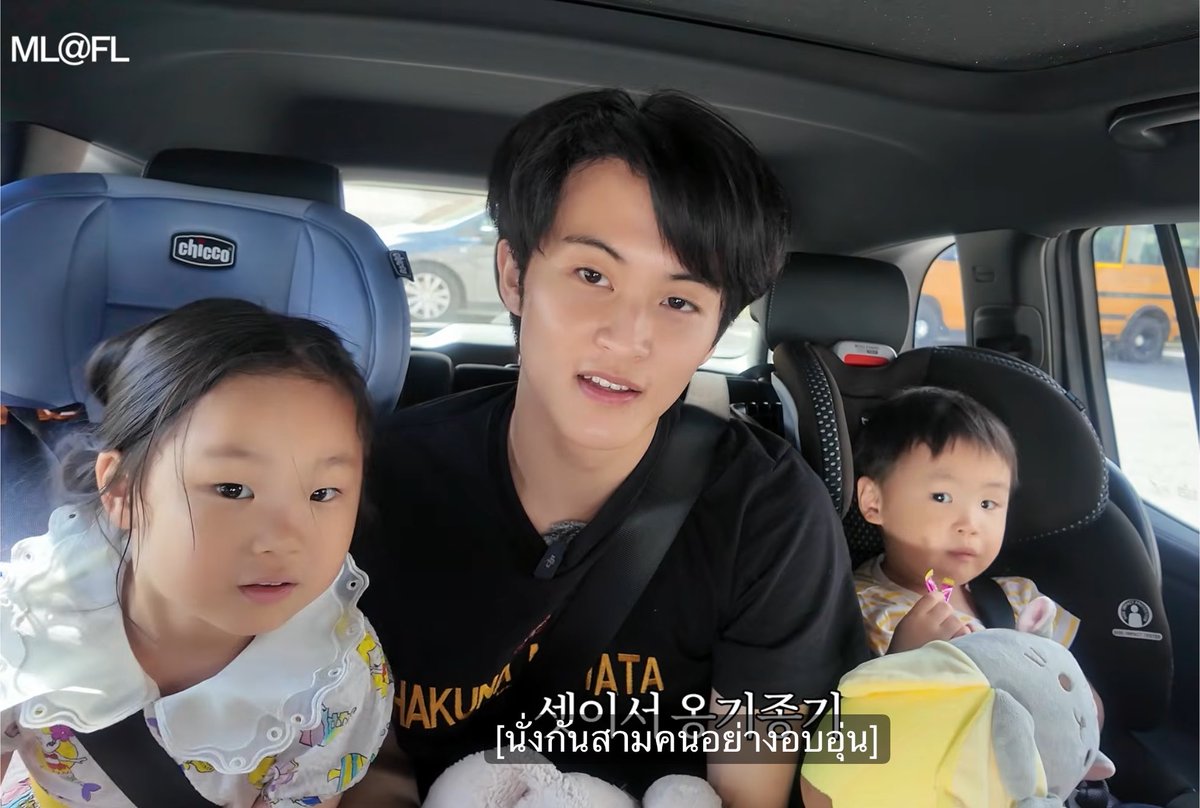 oct14ber's tweet photo. คนกลาง                  คนโต               คนเล็ก https://t.co/nQ9CEr21Um