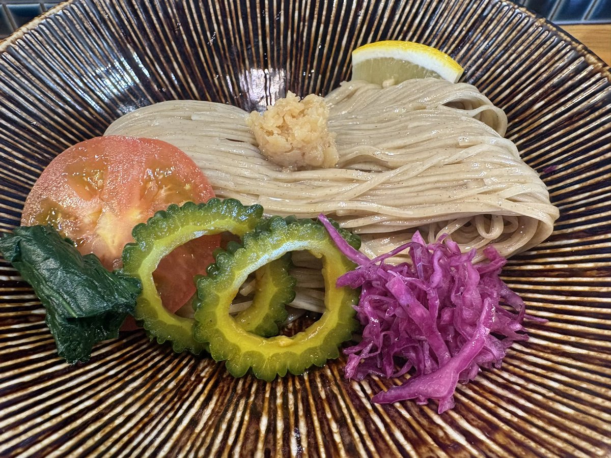 yoiyado_com's tweet photo. 延長してもらったおかげで、2回目食べられた。今回はご飯も注文。
過去イチとも言えるくらい好きな限定でした。

期間限定つけ蕎麦 牛小腸と大蒜
📍鳴神食堂（@narukamishokudo ） https://t.co/F1ZUYKSiIy