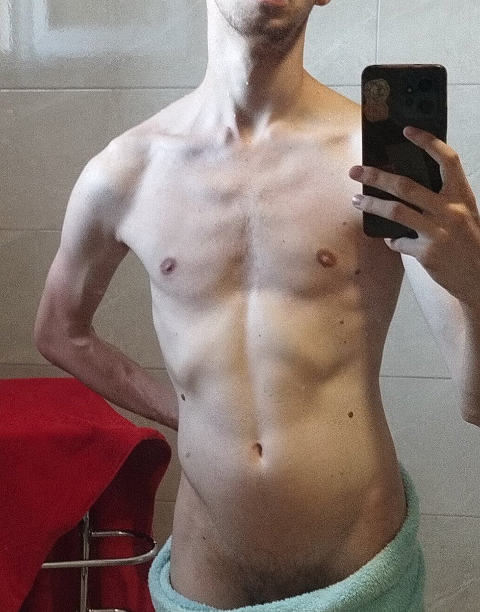 ALForMore's tweet photo. Some pics under the shower ? https://t.co/jbGimuoeaP