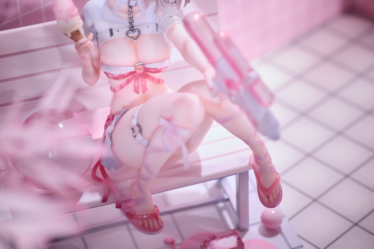 novelstar_hobby's tweet photo. 【BOOTH新作予告】
先日ワンフェスで展示させていただいた
Lowro先生@Lowro_ のオリジナルキャラクター
「ストロベリー・リボン」

明日よりBOOTHにて販売開始予定です！

今回は未組立未塗装のガレージキットと
制作代行の塗装完成品、両方の予約販売と予定しております！

いずれも数量限定となり、予定数に達し次第、早期終了となる場合がございます

どうぞよろしくお願いします！