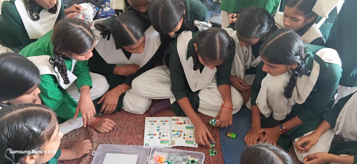 moineeorg's tweet photo. The students of GGIC Sultanpur Patti explored the basics of robotics through hands-on model demonstrations and enjoyed story reading written by Tata Motors employees. A session that inspired learning, innovation, and teamwork.

#LearningByDoing #FutureReadyLearners #TataMotors https://t.co/xbfRXy9unQ