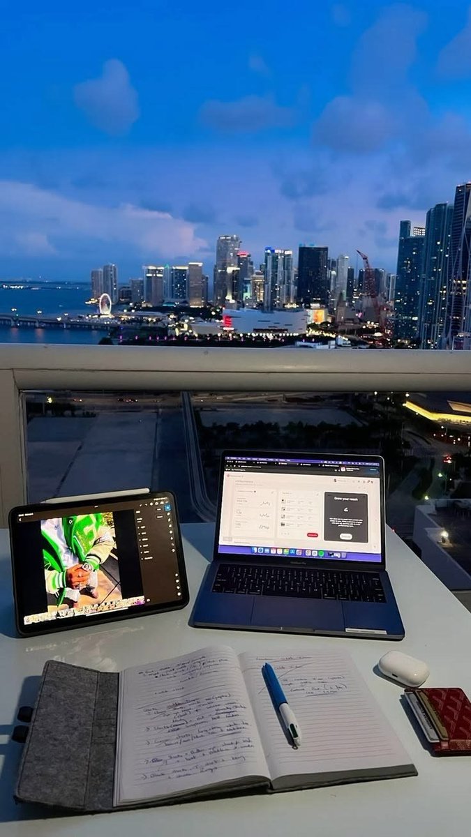 GentlemenxEra's tweet photo. Everything you own should earn its place. https://t.co/Wmsn99Cwjd