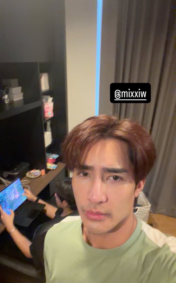 mixlucu's tweet photo. you and me both brother like sorry id be sulking too if THEE mix sahaphap was sitting there playing game instead of PETTING ME https://t.co/Rhme9vlCg8