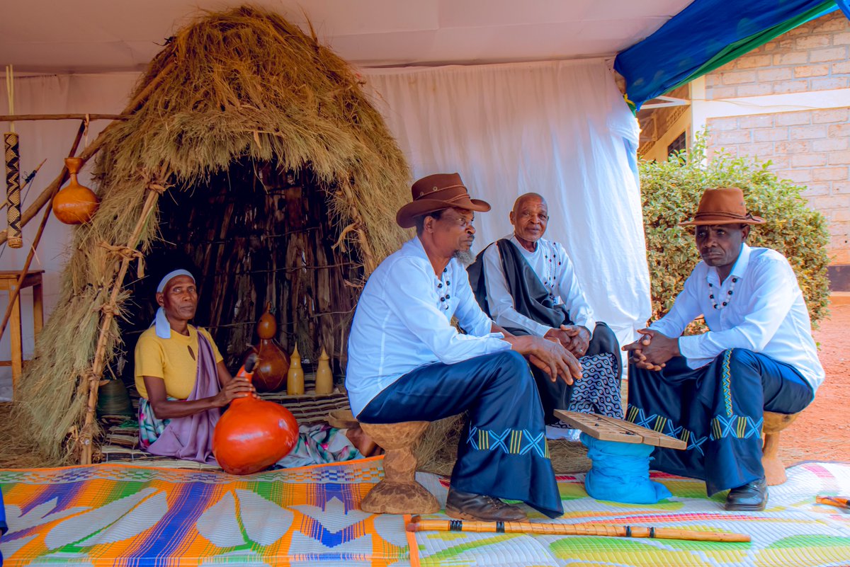 NgomaDistrict's tweet photo. Uyu mwanya, Umuyobozi w'Akarere @NIYONAGIRANath2 ari kumwe n'inzego z'umutekano, bifatanije n'abaturage bo mu Murenge wa Gashanda, Akagari ka Mutsindo, kwizihiza umunsi mukuru w'#Umuganura ufite insanganyamatasiko igira iti:  "Umuganura isoko y'ubumwe n'ishingiro ryo kwigira." https://t.co/HAZnz6HmUK