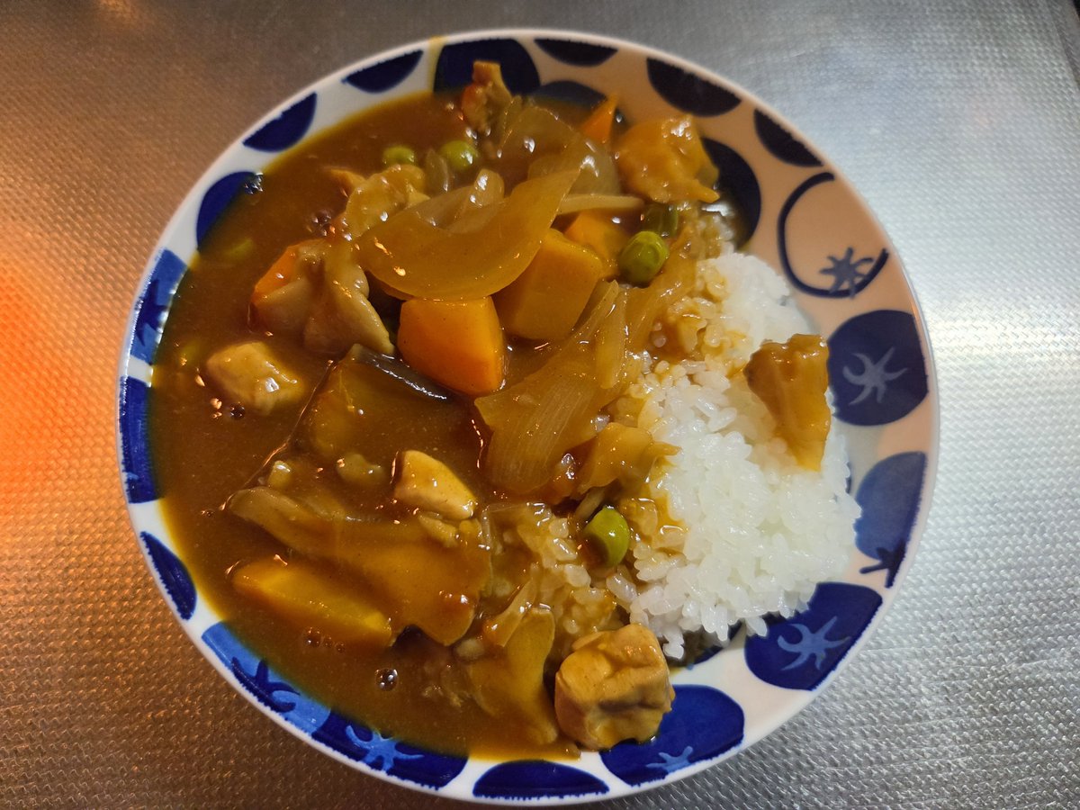 full5963's tweet photo. 夏こそカレー！
スイッチ入れ忘れてたお米も
配信おわって15分後に
無事炊き上がりました

そして！余ったら！
必ず！！冷蔵庫に！！

本日も配信ご視聴に感謝！
ありがとうございました～ https://t.co/4R2u41o1a1