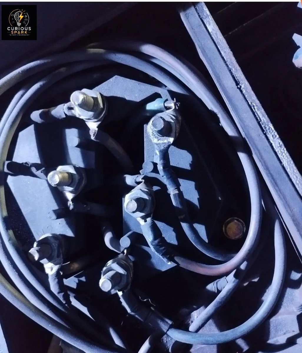 BZewar78757's tweet photo. Dropped a nut inside, how fckd am I?

This is the second time this ever happened to me, first time me and my coworker kept quiet and the motor is still running over two years later. 
I was in a fucken hurry to clock out and a nut fell right into the wiring hole. https://t.co/G4XN3VDrpI