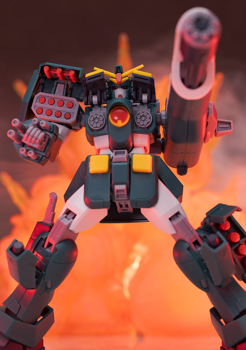 hoshimaruplamo's tweet photo. 「機動新世紀ガンダムX」よりHGAW ガンダムレオパルドのレビューを公開しました。今回は関節含め新規造形で内蔵重火器のギミックなども細かく再現され、パトゥーリア戦などで装備されていたセパレートミサイルポッドも追加。16年越しでついに3機がHGAWで揃いました。
https://t.co/TtYLPuokLv https://t.co/vUKKMUCRAU