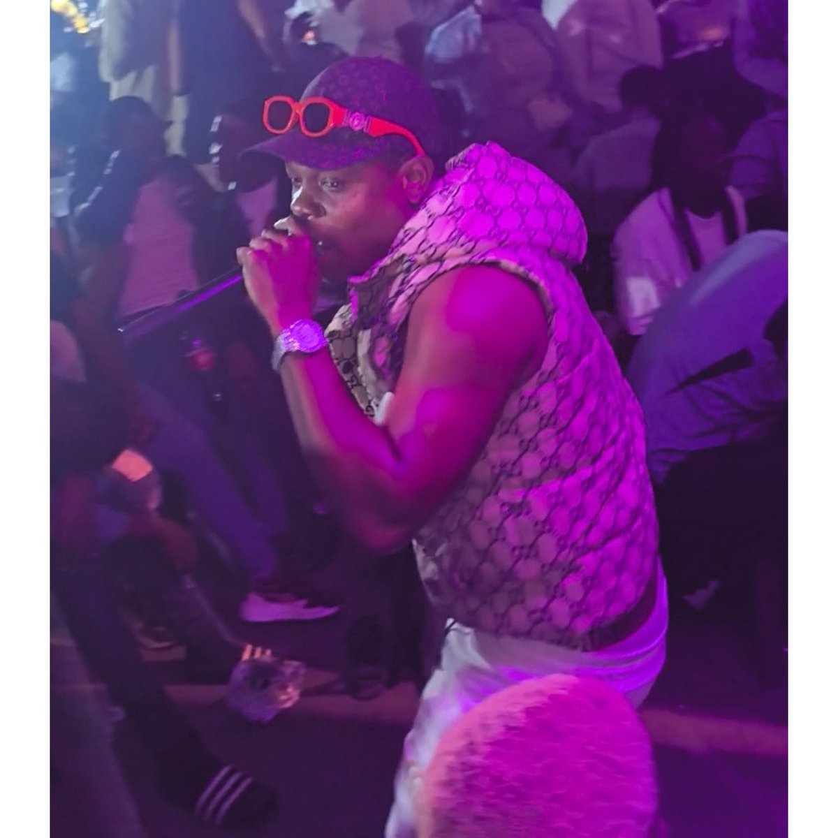 TedimozaSA's tweet photo. Tha hustle continues
Azich https://t.co/xMbJnIfPG7